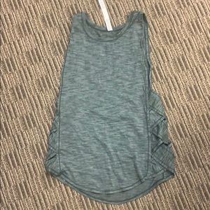 Lululemon muscle tank size 6